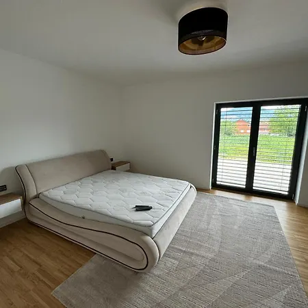 Modern بيت للعطل بيهاتش